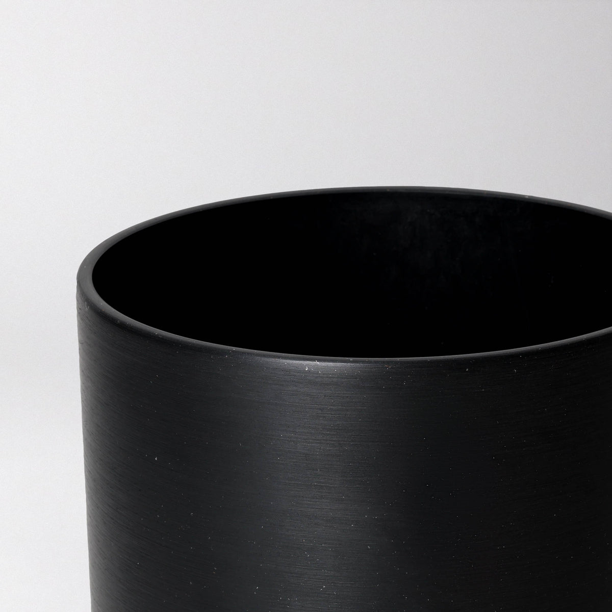 Kanso Designs Planter + Saucer 9” - White Stone