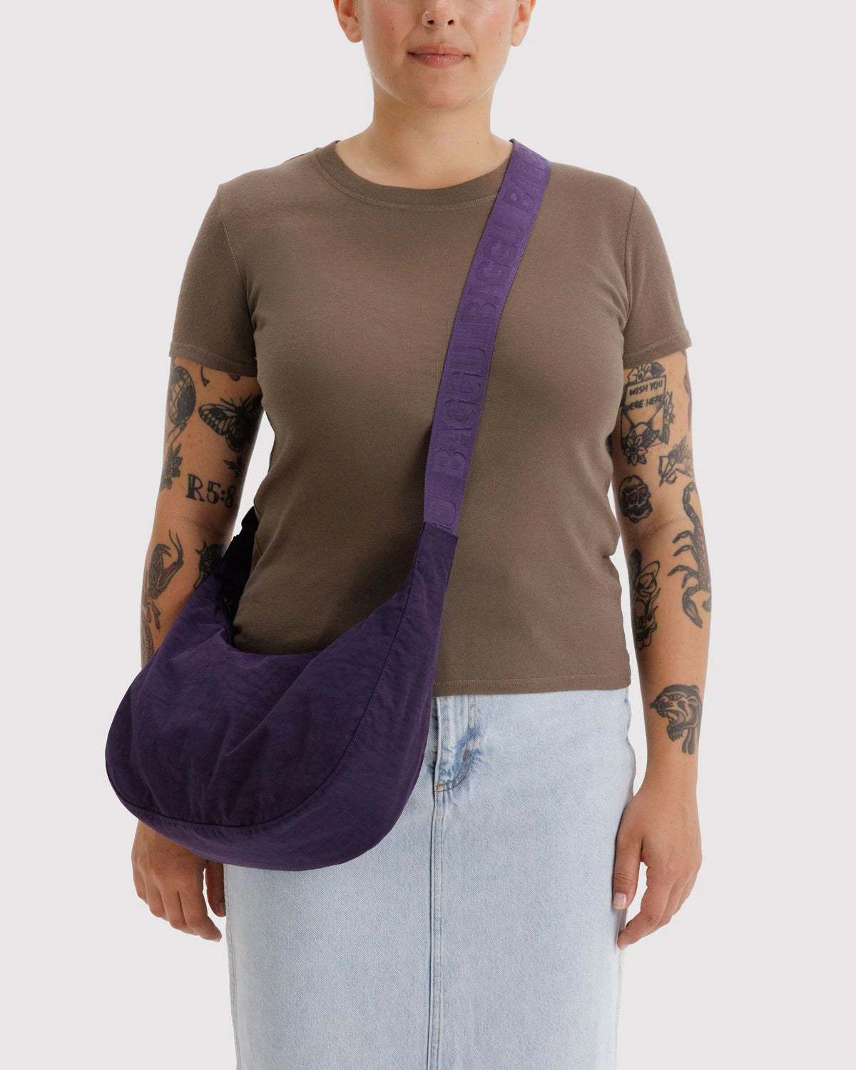 BAGGU Medium Nylon Crescent Bag - Fig