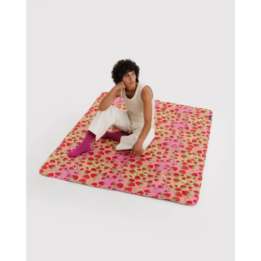 BAGGU Puffy Picnic Blanket - Strawberry Blossom