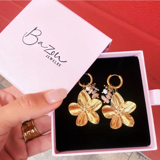 Bazou - Earring with a cluster of gemstones and flower - nude