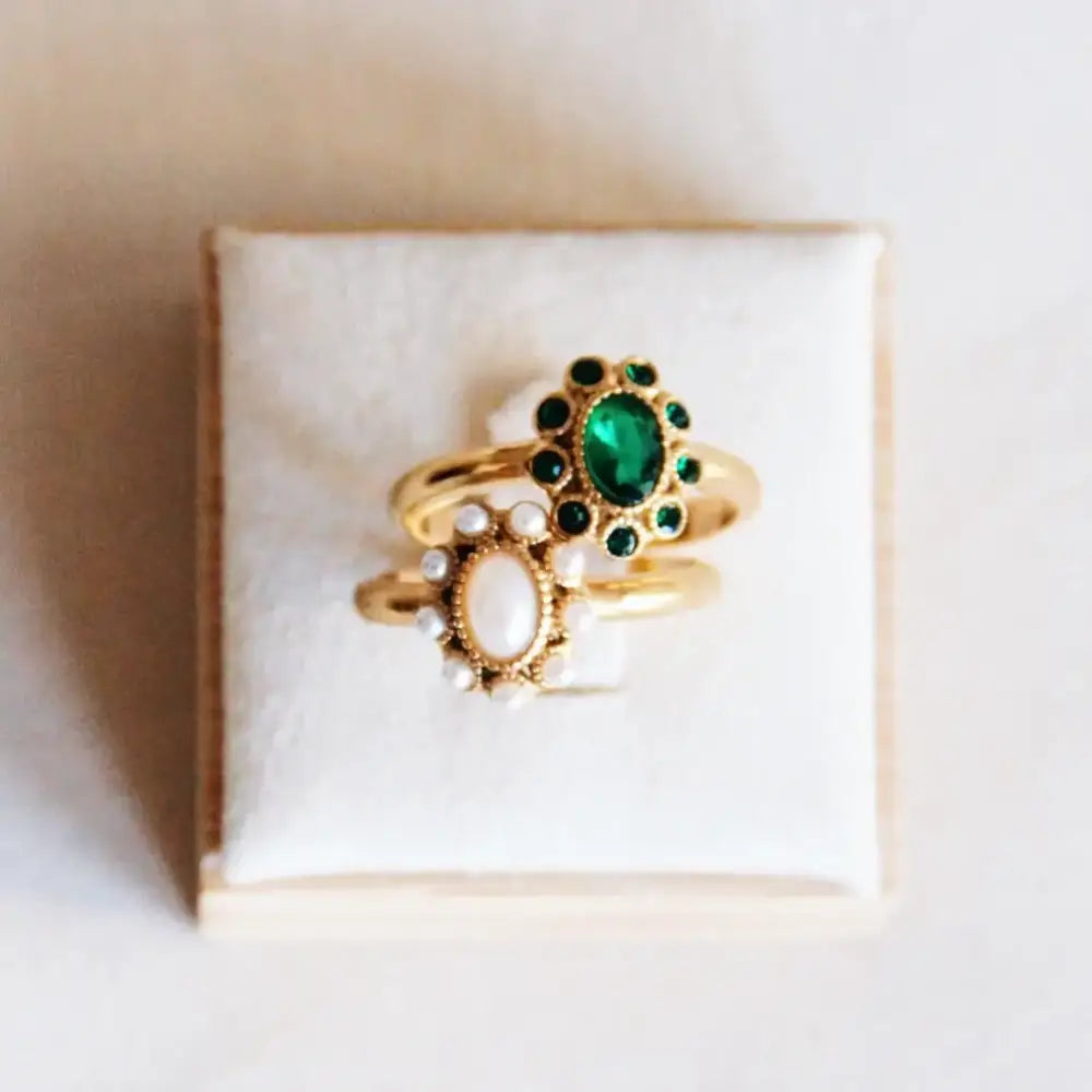 Vintage Gold Ring with Green Stone - PABOOM