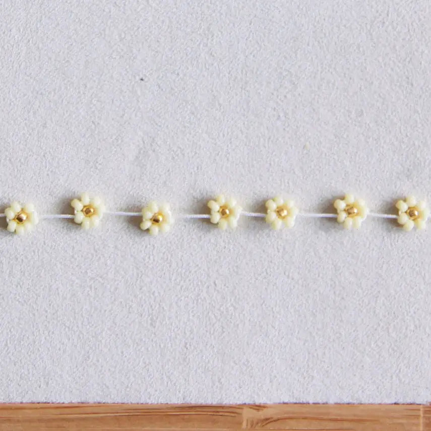 White Daisy Flower Beaded Necklace - PABOOM