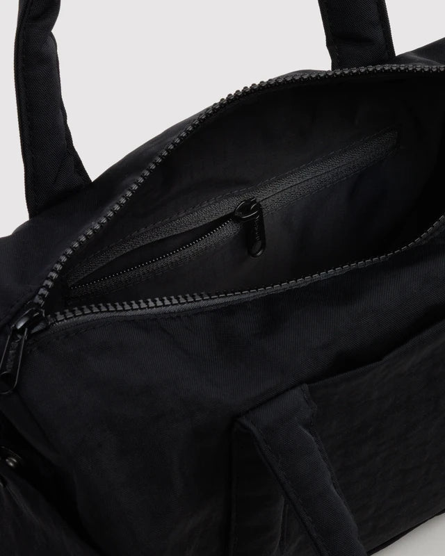 BAGGU Nylon Duffle Bag Black strap and hardware detail - PABOOM