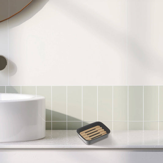 Polyresin Soap Dish With Bamboo - Black