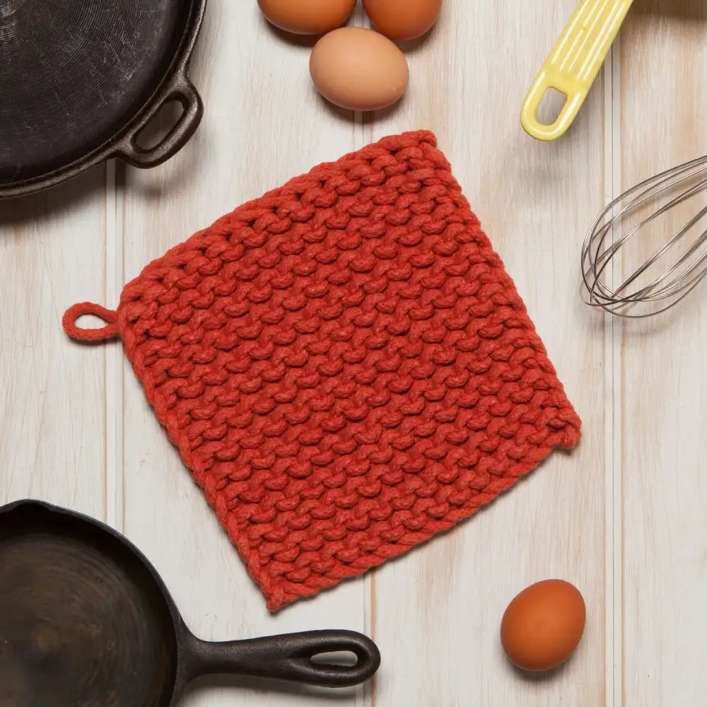 Danica - red knitted pot holder