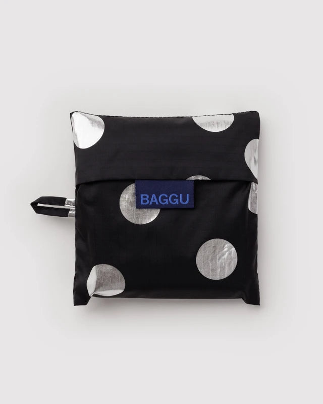 Standard Baggu Silver Metallic Polka Dot strap and hardware detail - PABOOM