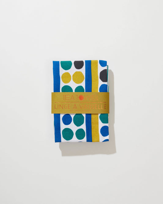 Mesh tea towel folded and displayed in kitchen setting - PABOOM