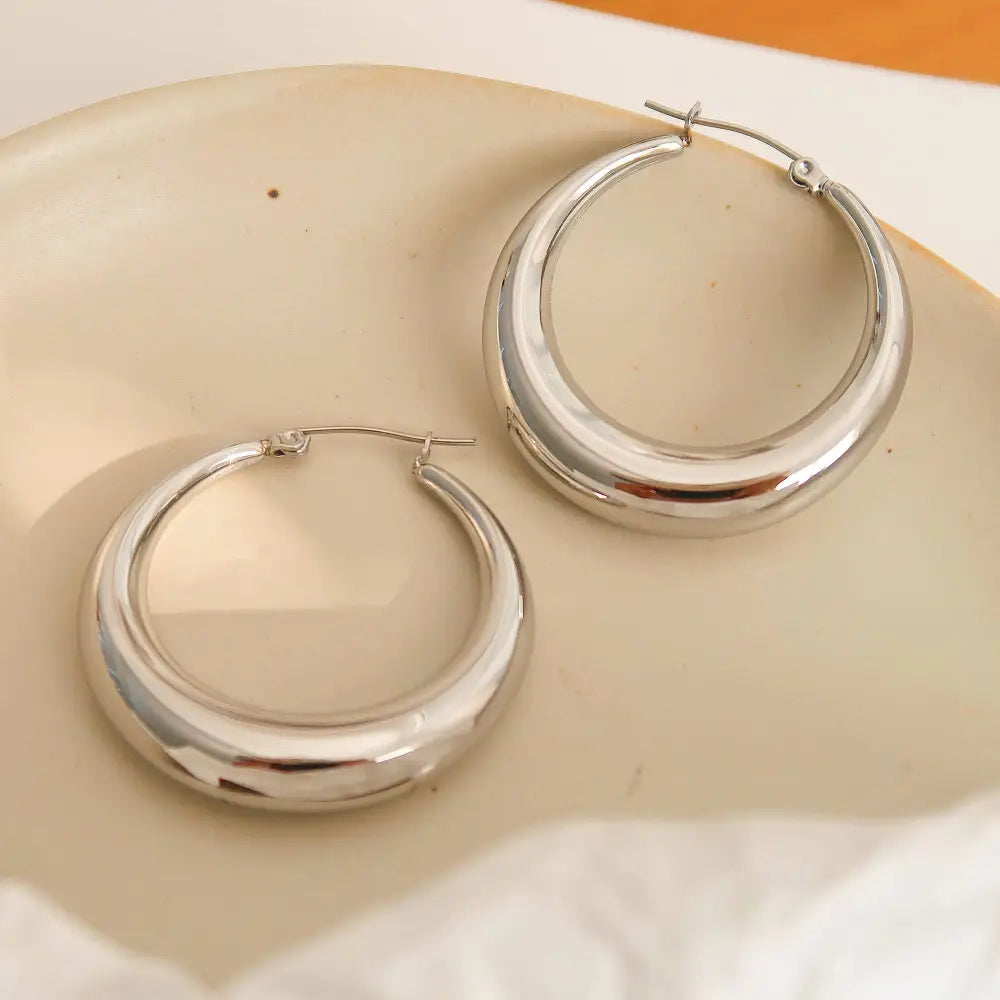 Flânerie by MAIQ - Galene Non-Tarnish Classic Large Hoop Earring: Silver