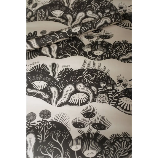 Lauren Marina - ’Blooming Meadow’ Nature-Themed Gift Wrap