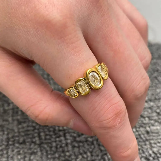 Mio Queena - 5 Zircons 18K Gold Plated Stainless Steel Ring - FGS