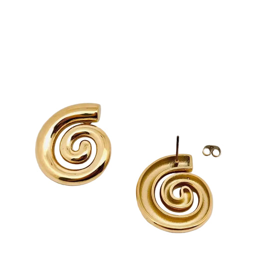Mio Queena - Conch Shape 18K Gold Plated Stainless Steel Earrings - FGS