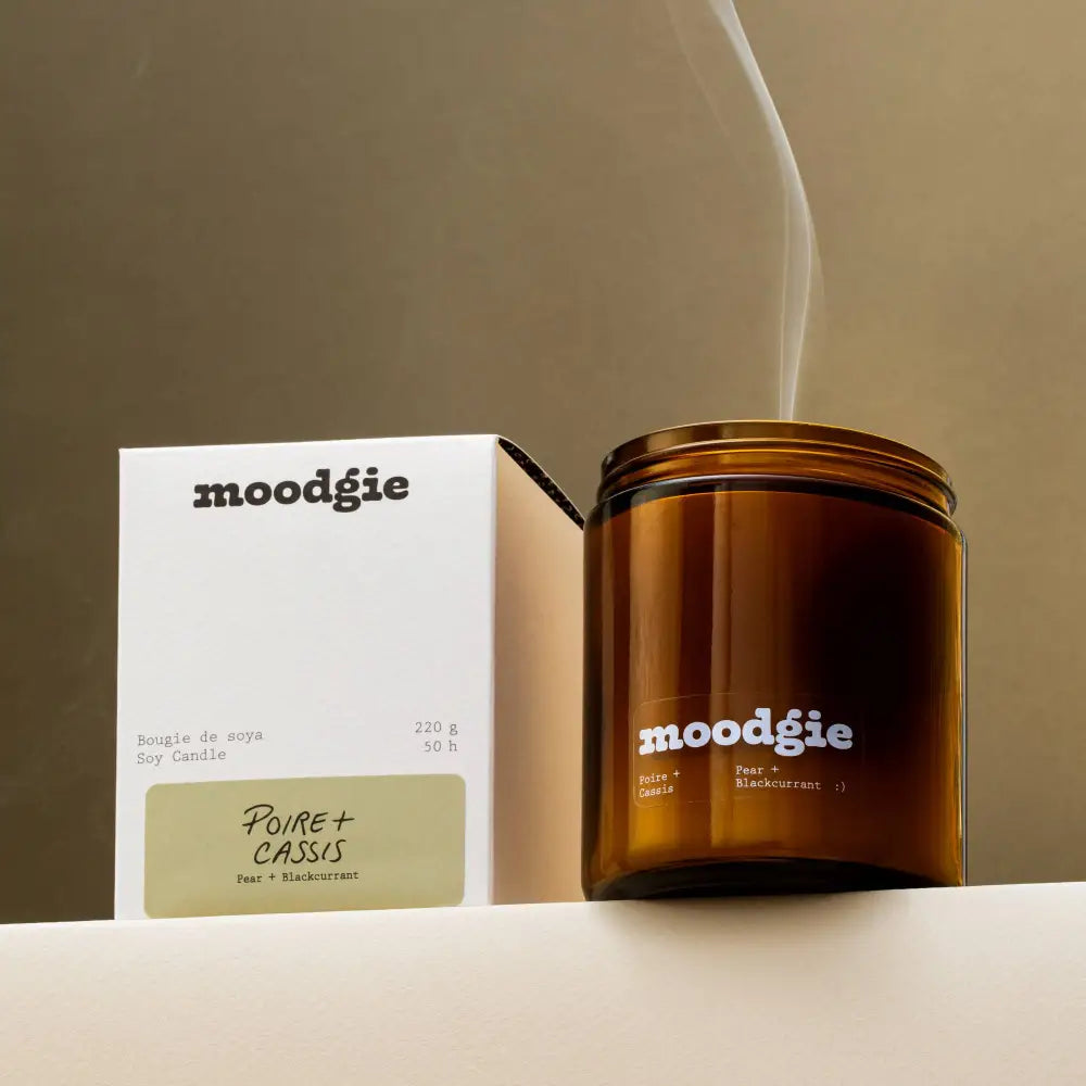 moodgie - Poire + Cassis / 220 g - brown glass candle smoke