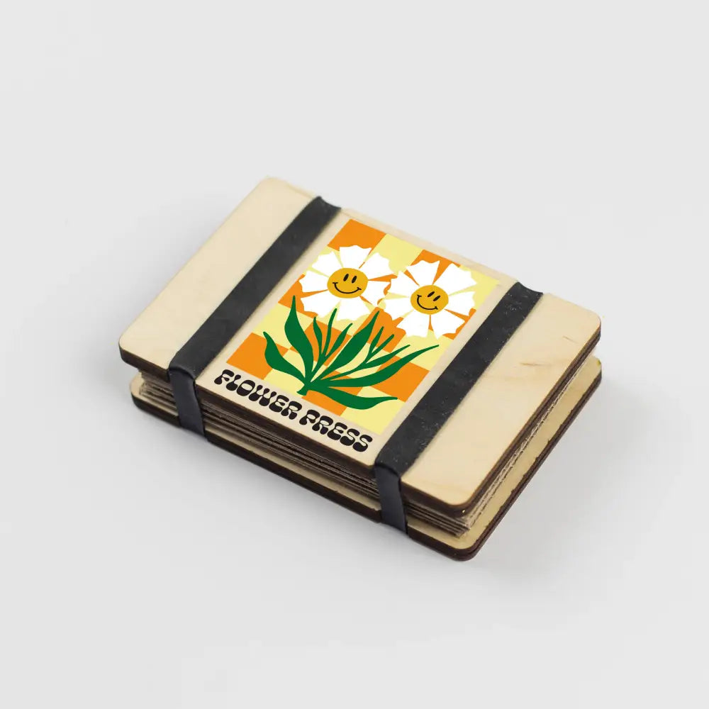 Studio Wald - UK Made - Happy Flower Pocket Press