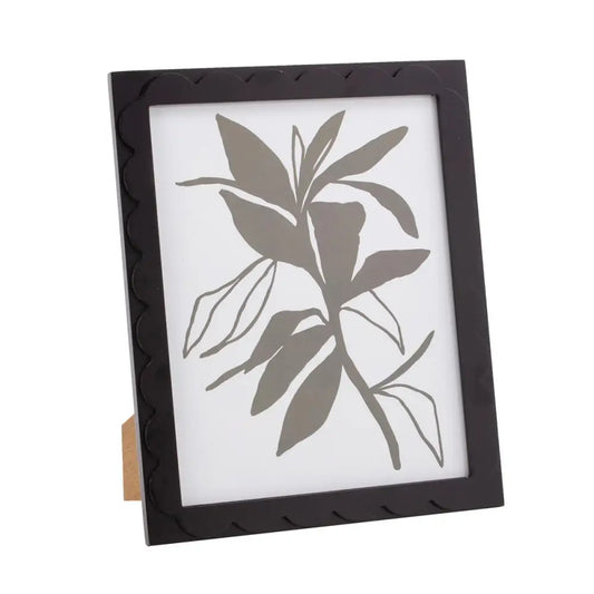 Scalloped Edge Photo Frame - 8 x 10"