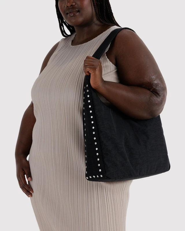 BAGGU Nylon Shoulder Bag Studs interior pocket detail - PABOOM