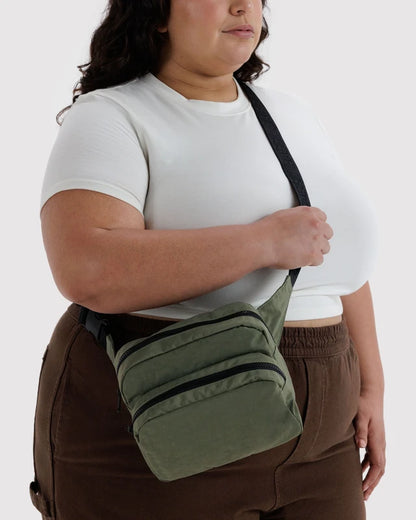 BAGGU Fanny Pack Caper interior pocket detail - PABOOM