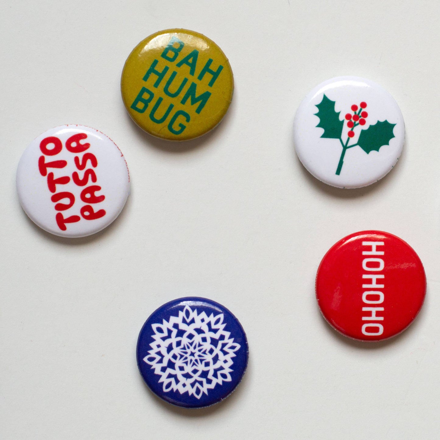 Tutto Passa Pin / Button