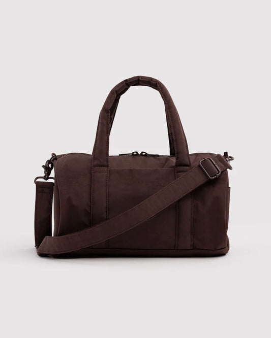 BAGGU Nylon Duffle Bag in Coffee with padded top handles and crossbody strap - PABOOM