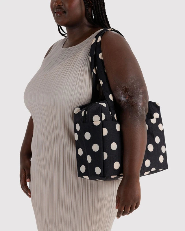 BAGGU Everyday Cloud Bag in black and cream polka dot with padded shoulder straps - PABOOM