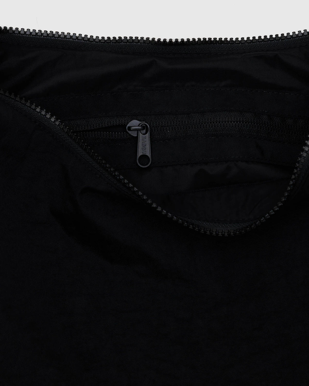 BAGGU Medium Nylon Crescent Bag