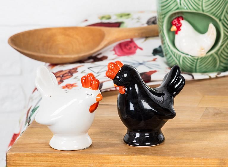Chicken Salt & Pepper Shakers, additional angle