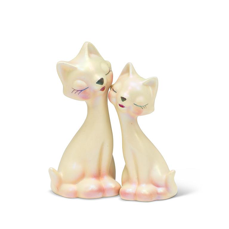 Pearl white ceramic retro cat salt and pepper shakers, additional angle