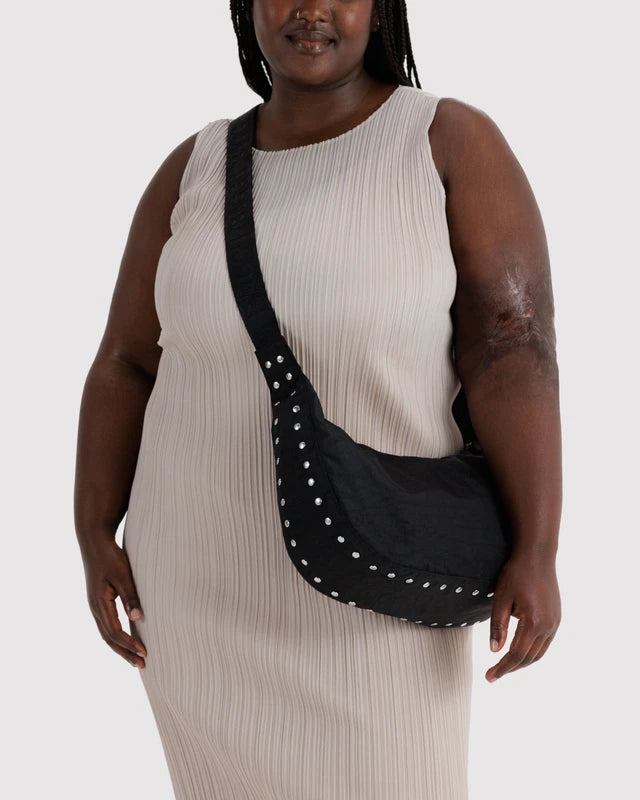 BAGGU Medium Nylon Crescent Bag Studs interior pocket detail - PABOOM