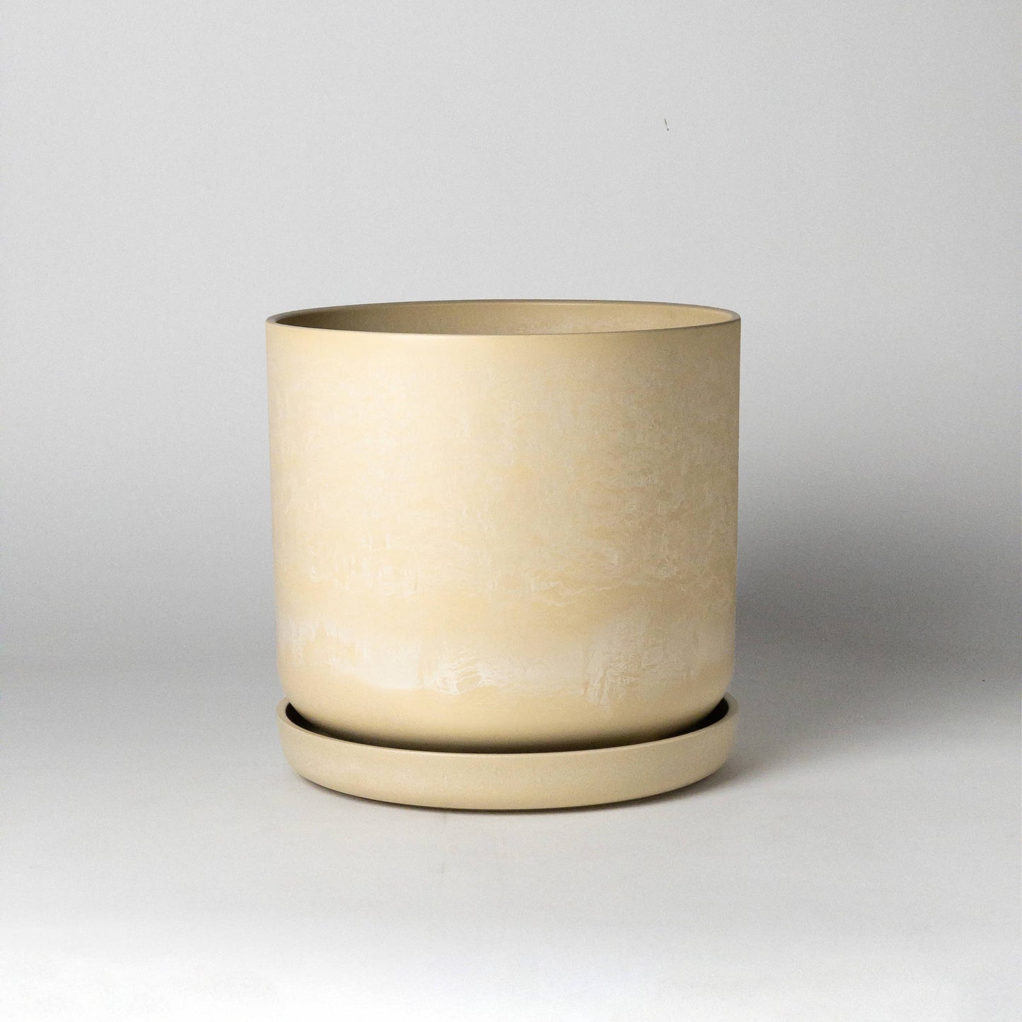 Kanso Designs Planter + Saucer 9” - Black