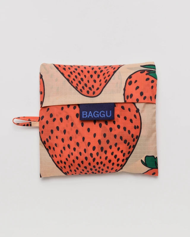 Standard Baggu Strawberry strap and hardware detail - PABOOM