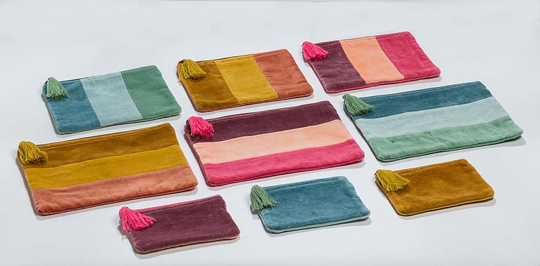 Small gold cotton velvet pouch with tassel, additional angle