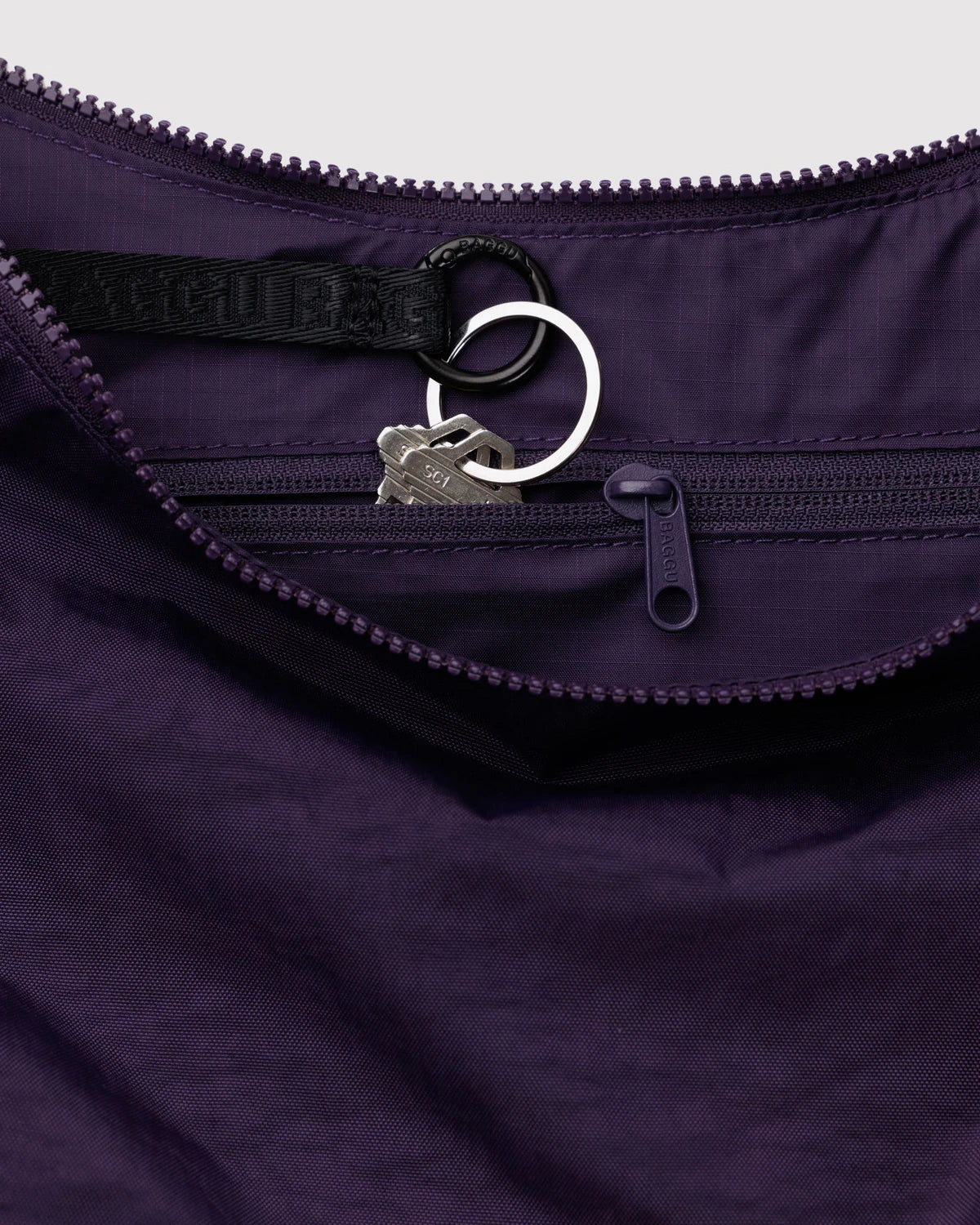 BAGGU Medium Nylon Crescent Bag