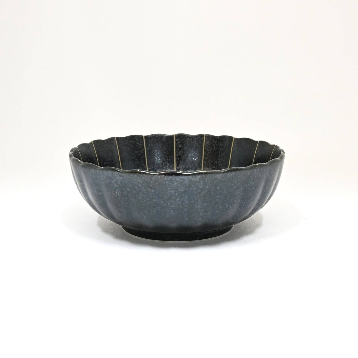 Black porcelain shallow bowl made in Japan - PABOOM