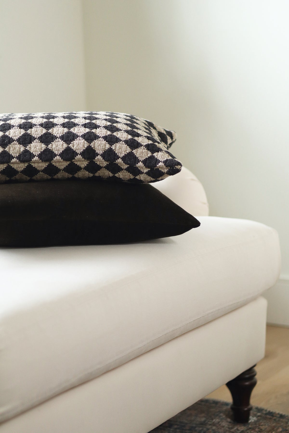 Vera Luxe Velvet Pillow - Midnight Green, 16x24