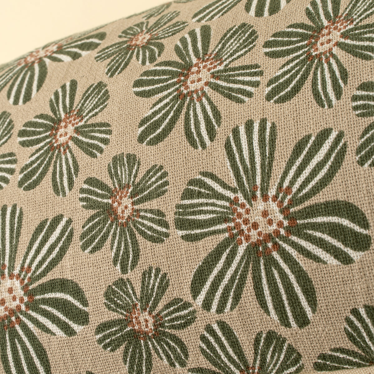 Daisy Play Long Polyfilled Lumbar - Green