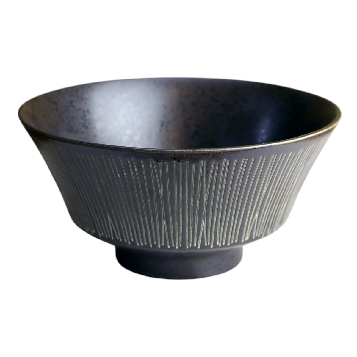 Black speckled porcelain ramen bowl with carved white line pattern - PABOOM