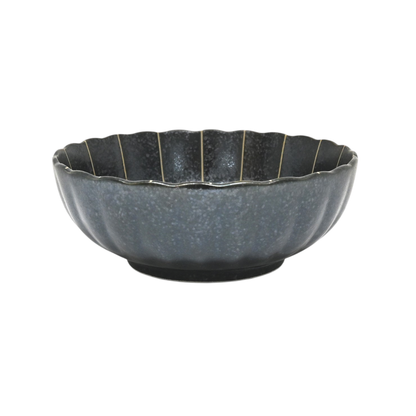 Scalloped black kikugata shallow bowl with cream tokusa lines inside - PABOOM