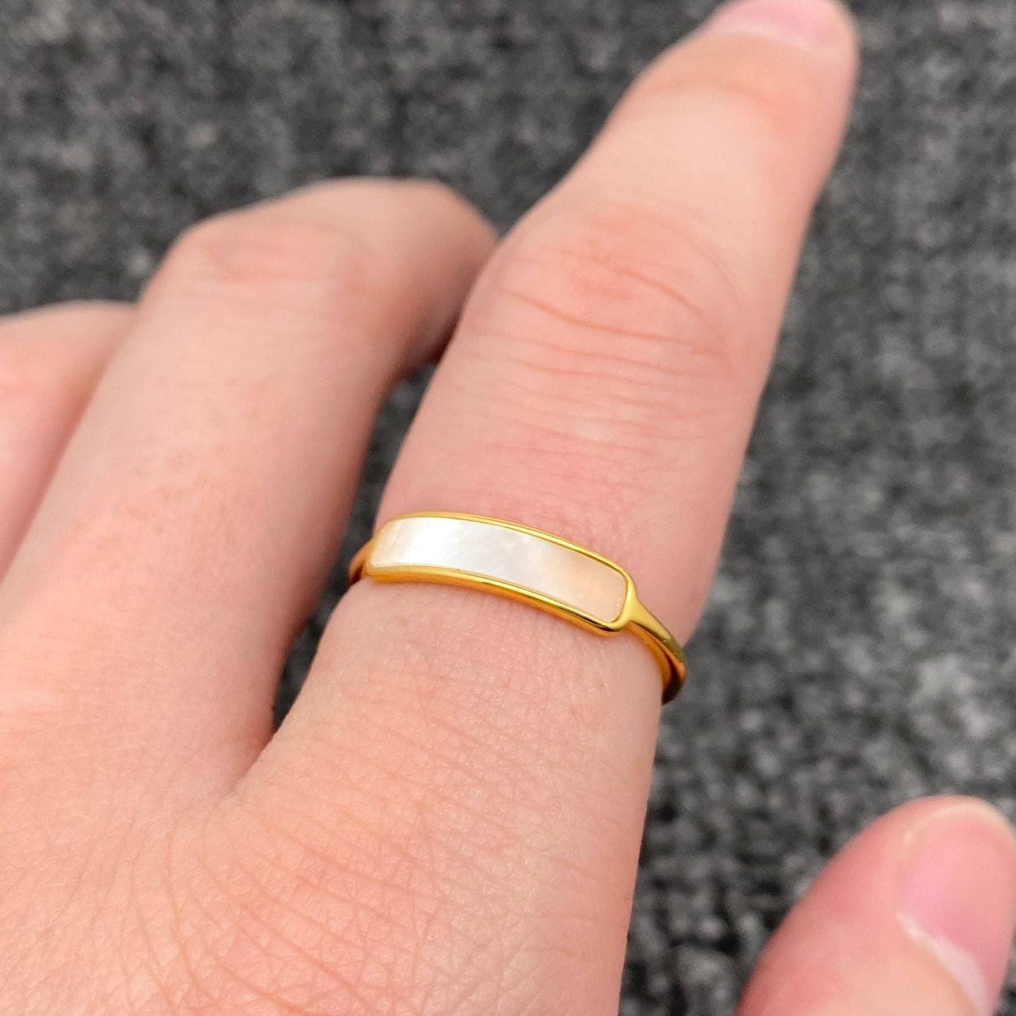 Curved Shell Fine Ring