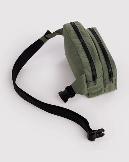 BAGGU Fanny Pack Caper strap and hardware detail - PABOOM