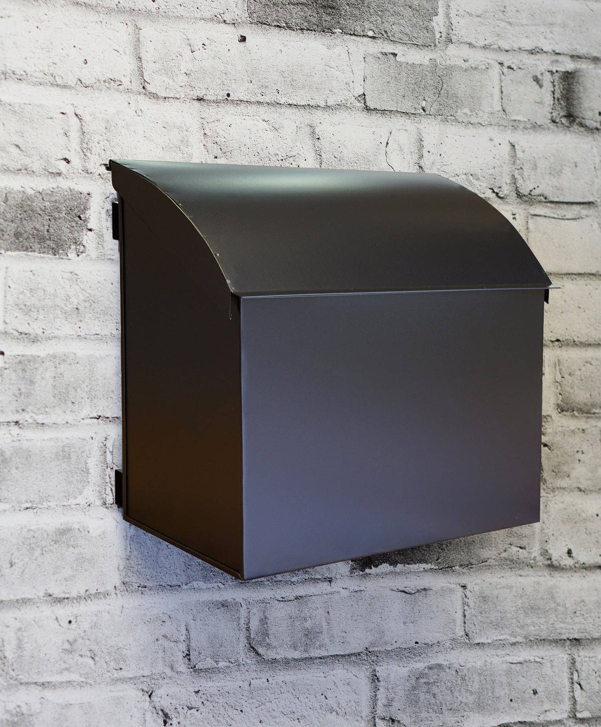 Baxter black mailbox interior view showing waterproof lid seal - PABOOM