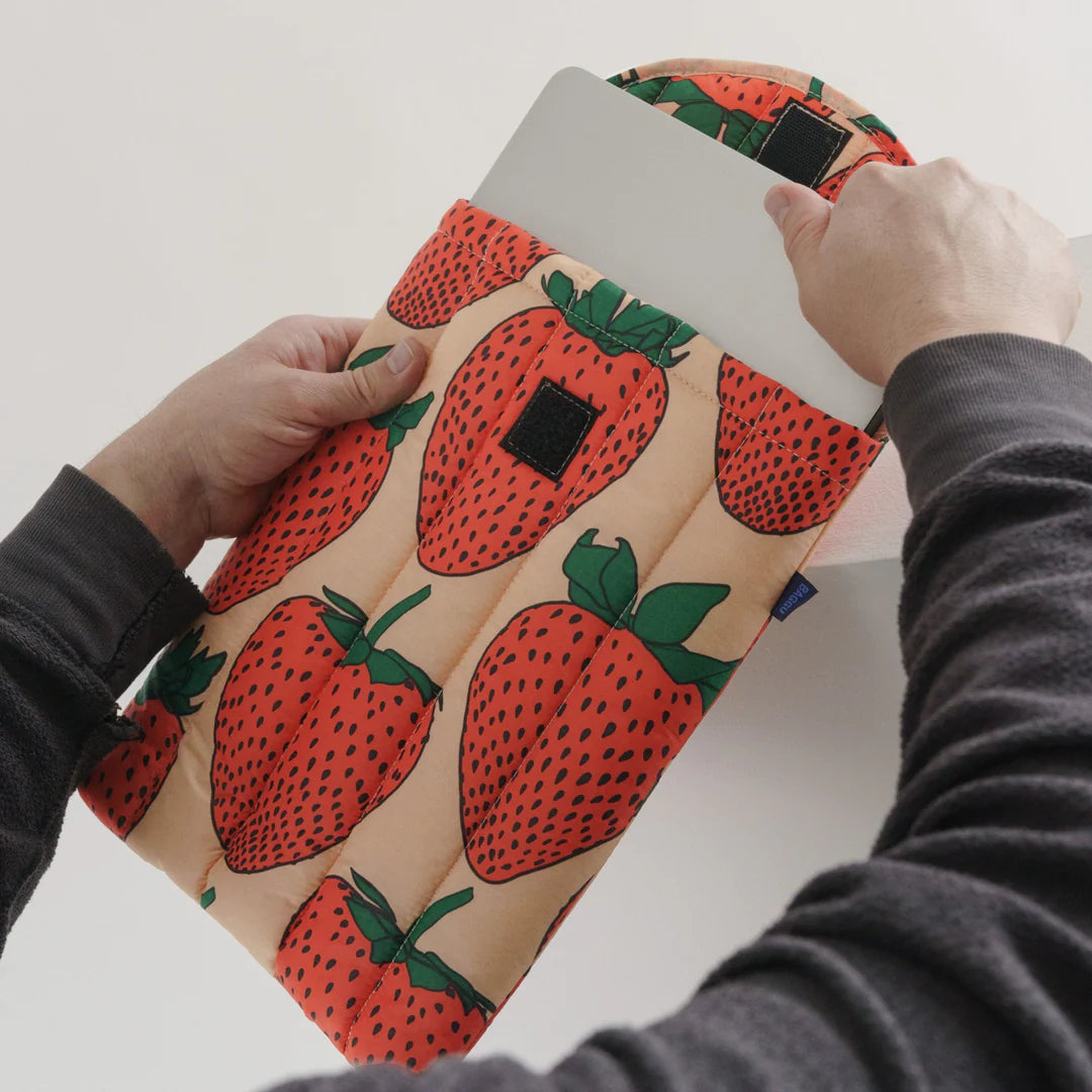 Puffy Laptop Sleeve 16" Strawberry