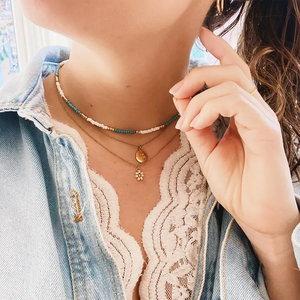 Fine Chain Necklace w/Daisy Flower- Creme/Gold