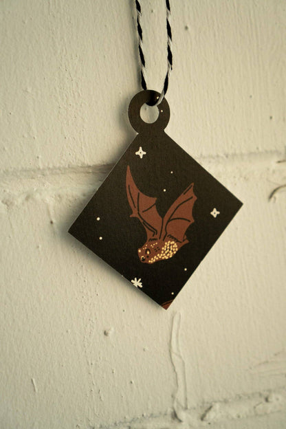 Spooky Season's Greetings card, ornament punched out and strung with twine
