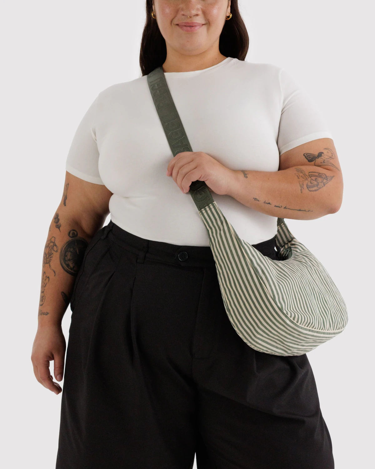 BAGGU Medium Nylon Crescent Bag