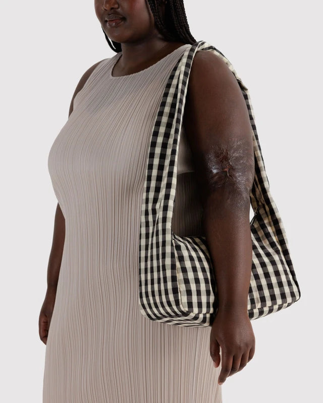 BAGGU Nylon Meringue Bag Black and Cream Gingham interior pocket detail - PABOOM