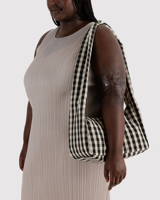 BAGGU Nylon Meringue Bag Black and Cream Gingham interior pocket detail - PABOOM