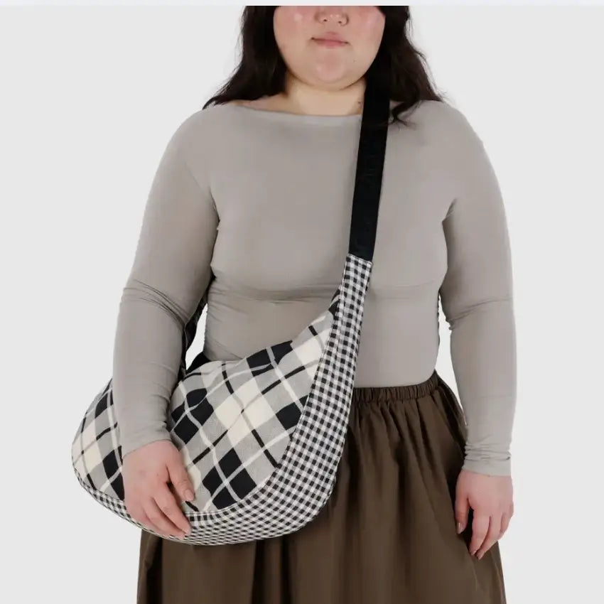 BAGGU Large Nylon Crescent Bag - Mixed Plaid