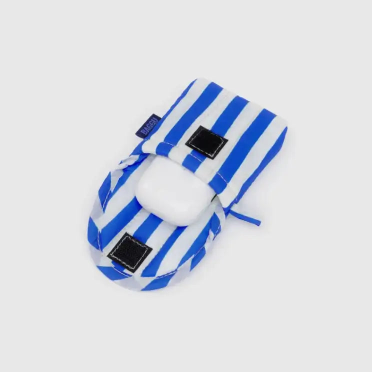 BAGGU Puffy Earbuds Case open with AirPods inside, blue painted stripe pattern - PABOOM