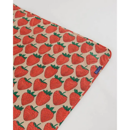 Close up of quilted ripstop puffy picnic blanket made from recycled nylon - PABOOM