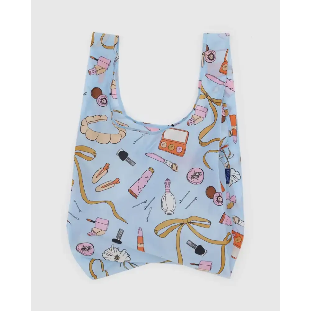 BAGGU bag featuring a collection of daily beauty products - PABOOM