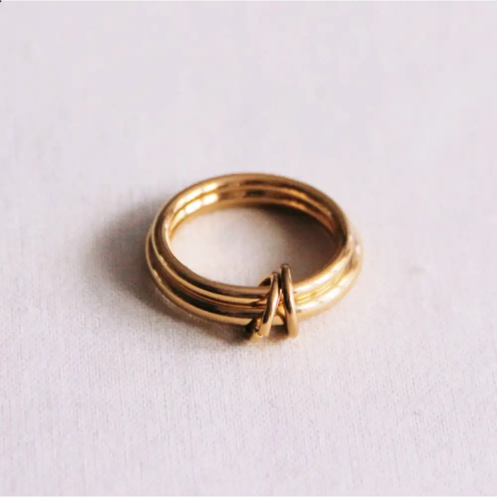 Bazou - Double ring connected with rings - gold